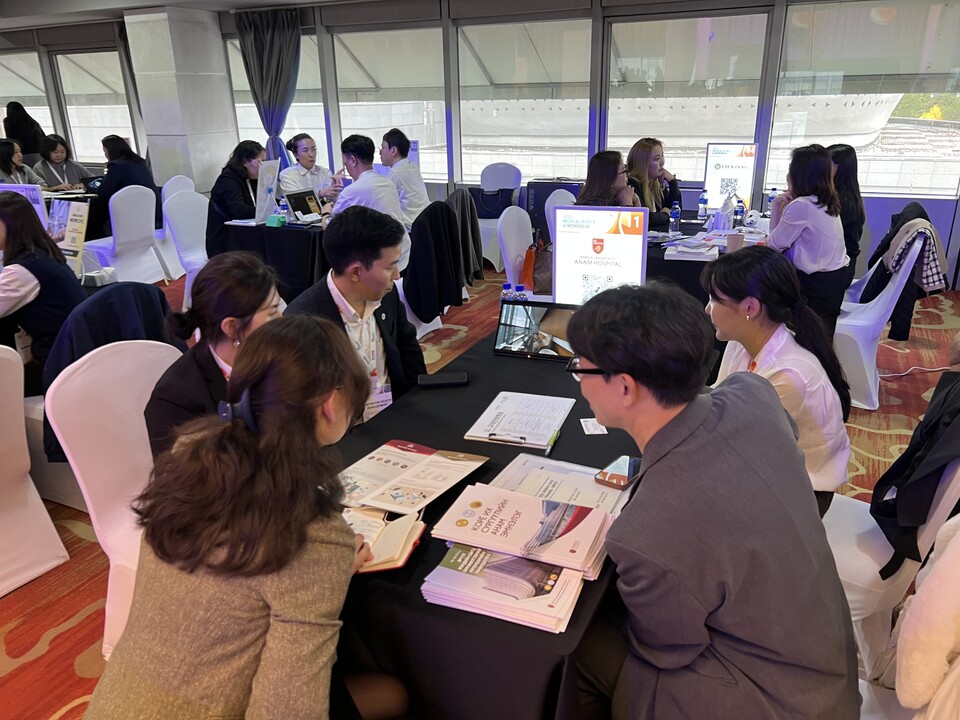 '2025 Medical Korea in Mongolia'에서 일대일 미팅이 진행된 모습./한국보건산업진흥원 제공
