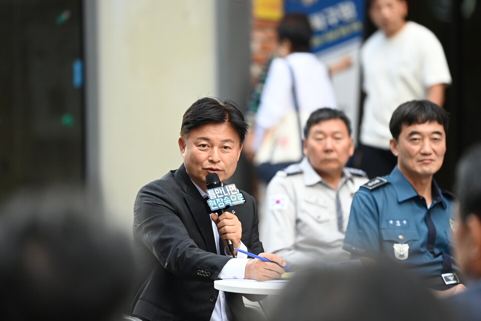 조용익 부천시장이 부천역 일대를 무대로 기행 방송을 이어가는 일부 유튜버와 BJ에 대해 강력 대응을 선언했다./ 부천시 제공