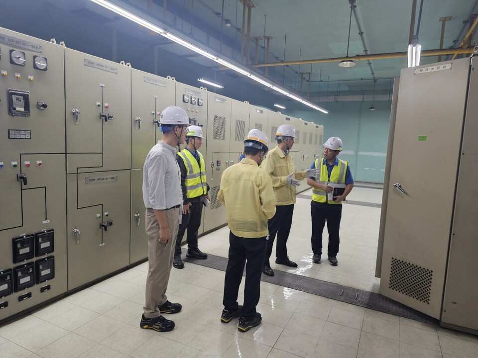 동대구역 전기실 안전점검.  사진=대구교통공사 제공