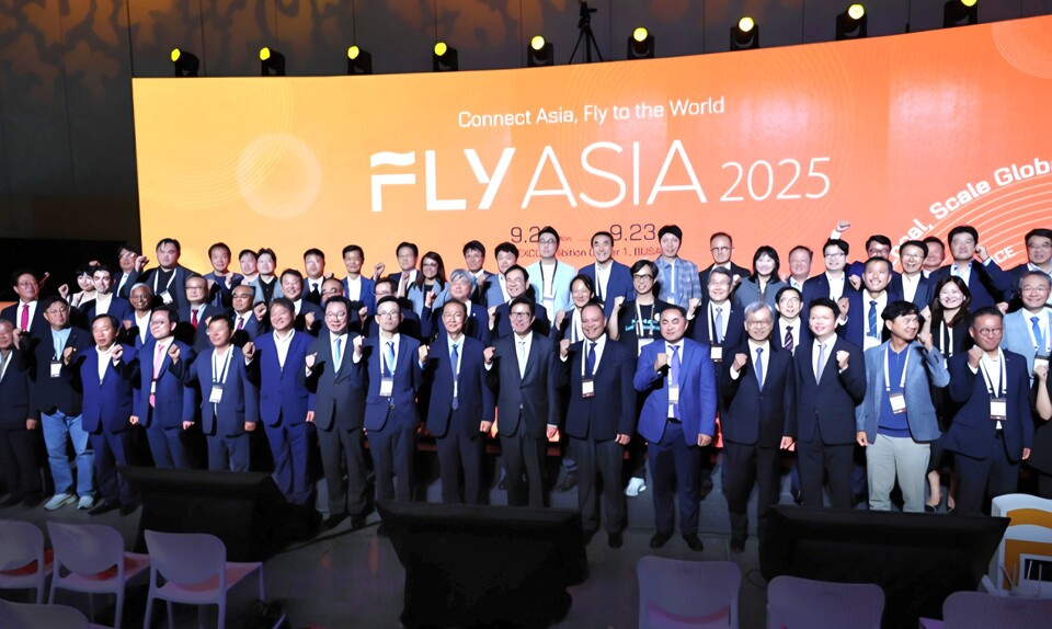 플라이 아시아(FLY ASIA) 2025 성료(단체 사진). 사진=부산시