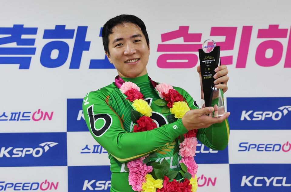 임채빈이 지난달 28일 열린 서울올림픽 37주년 기념 대상 경륜에서 우승을 차지하며 경륜 최강자 자리를 굳혔다. /경륜경정총괄본부 제공