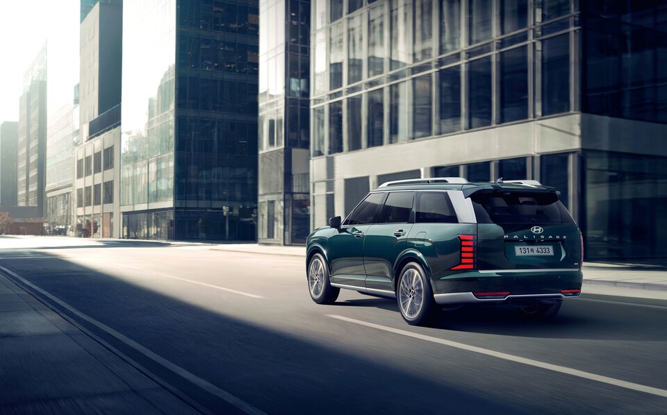 현대차 '디 올 뉴 팰리세이드 하이브리드'의 주행 모습./현대차그룹