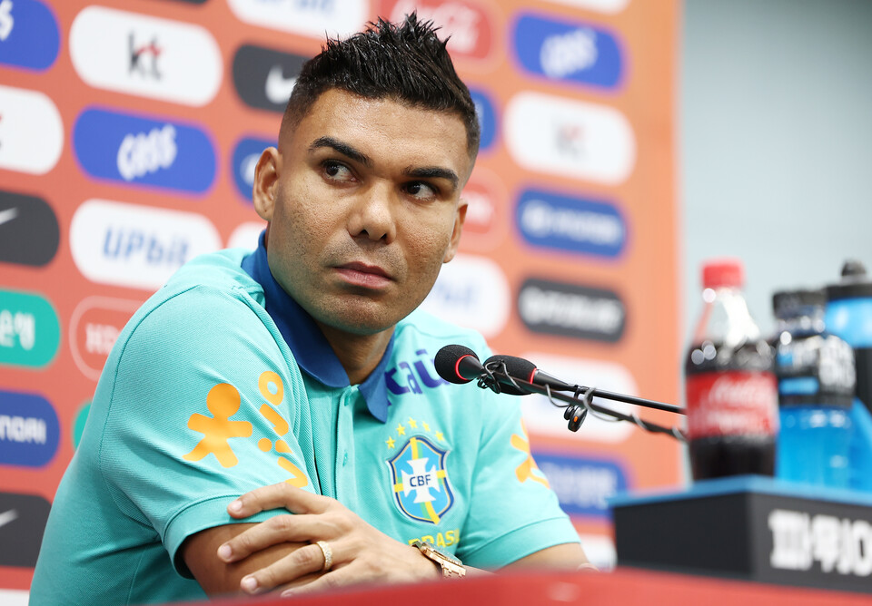 브라질 축구 대표팀 카세미루가 9일 서울월드컵경기장에서 열린 공식 기자회견에 참석해 있다. /연합뉴스