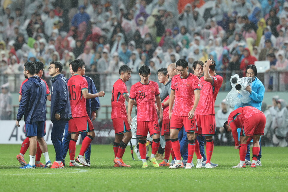 10일 서울월드컵경기장에서 열린 브라질과 친선전에서 0-5로 완패한 한국 축구 대표팀. /연합뉴스