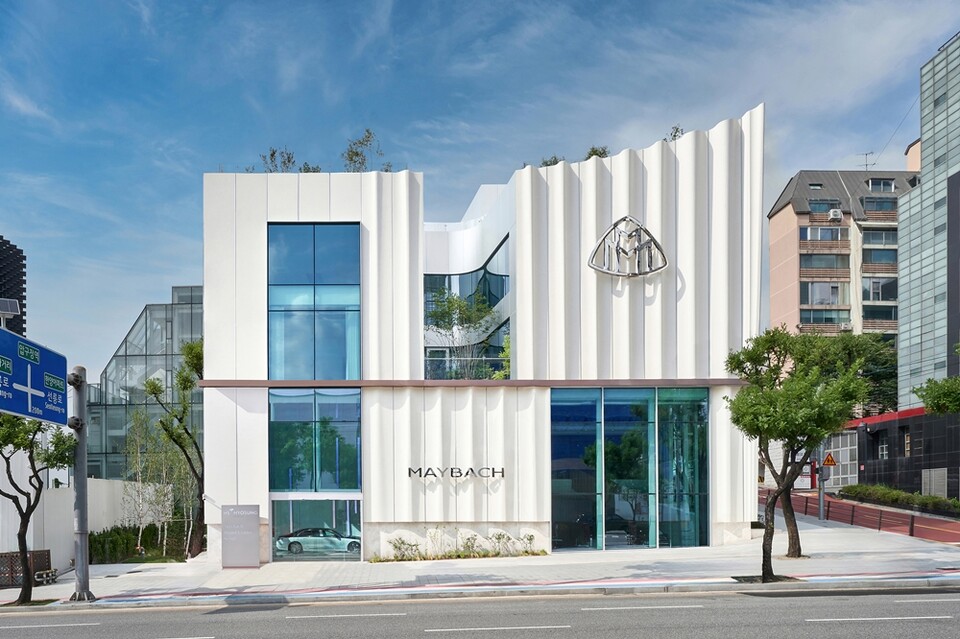 센트온이 HS효성더클래스와 협업해 세계 최초로 오픈한 '마이바흐 브랜드센터 서울’에 향기 마케팅을 진행한다./HS효성더클래스