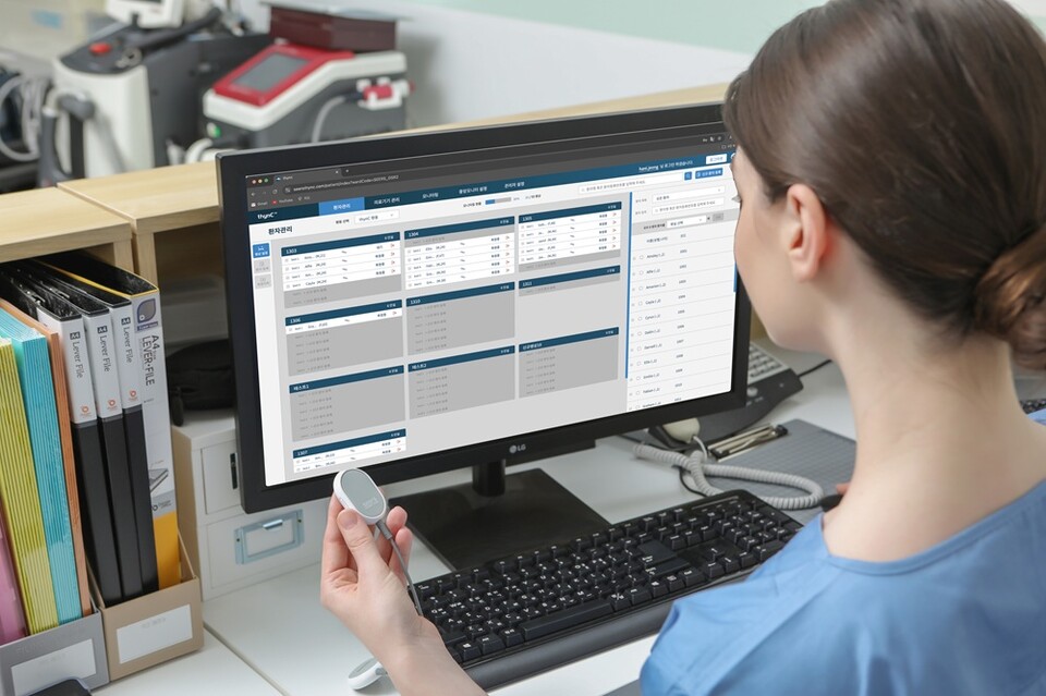 씽크를 활용하는 간호사의 모습 예시./대웅제약 제공