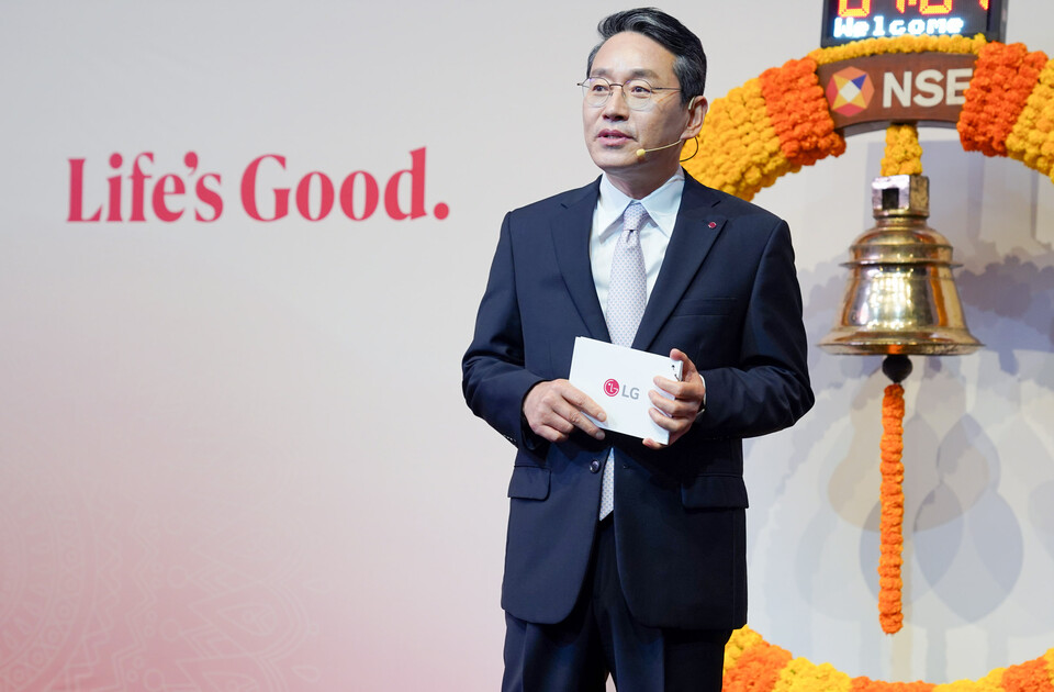 인도 뭄바이 국립증권거래소에서 14일(현지시간) 열린 LG전자 인도법인 상장식에 참석한 LG전자 조주완 CEO. / LG전자