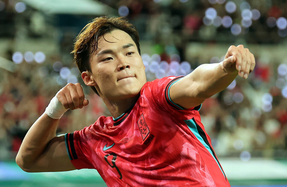 14일 서울 마포구 서울월드컵경기장에서 열린 한국과 파라과이 축구 대표팀의 친선 경기. 한국의 오현규가 추가골을 넣은 후 세리머니를 하고 있다. /연합뉴스