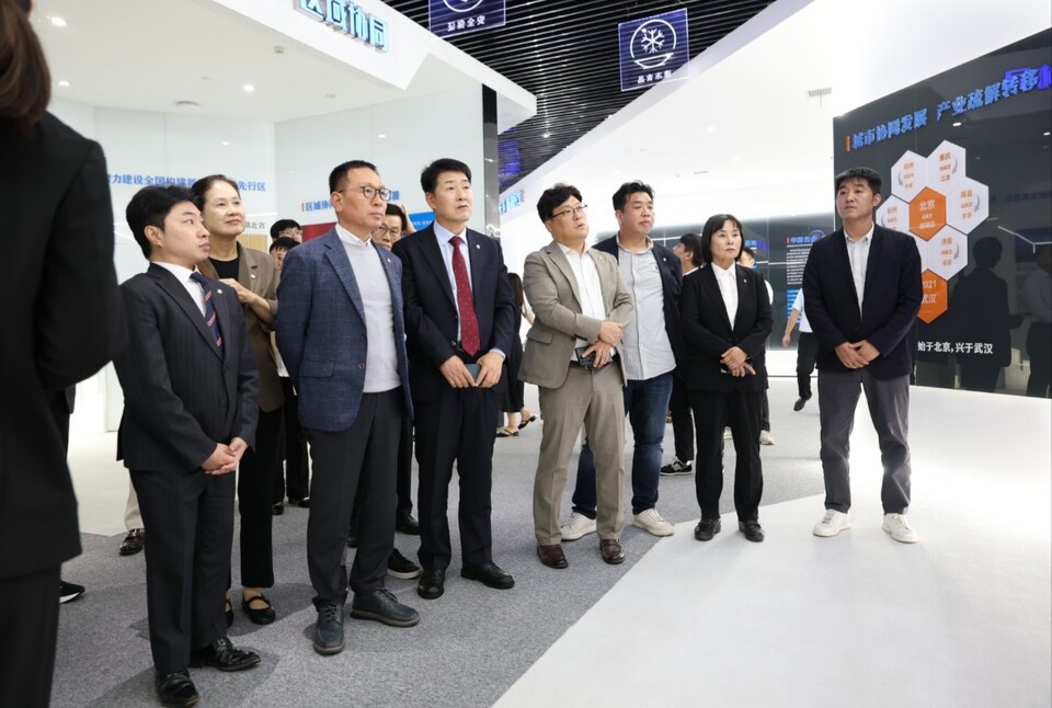 배정수 의장은 “화성시의회는 이번 방문을 통해 양 도시 간 상생 발전의 계기를 마련하고, 교류 분야를 실질적으로 확장해 나가겠다”며 “특히 행정과 산업, 문화의 협력 네트워크를 강화해 국제도시 화성의 위상을 높이는 데 힘쓰겠다”고 말했다./ 김두일 기자