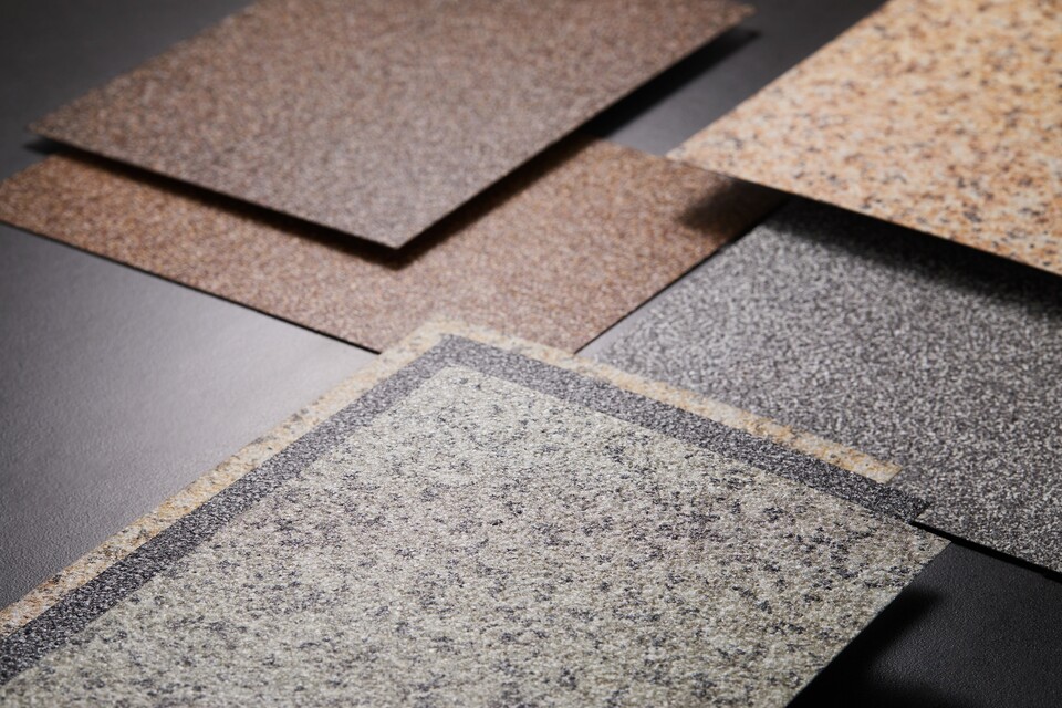 동국씨엠이 '듀얼스톤' 신기술로 생산한 컬러강판 신제품./동국홀딩스