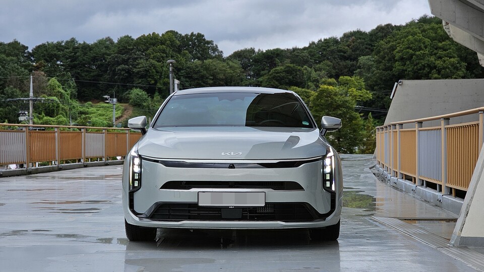 기아 '더 뉴 K8 하이브리드'의 전면./곽호준 기자