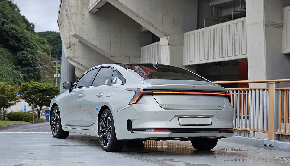 기아 '더 뉴 K8 하이브리드'의 외관./곽호준 기자