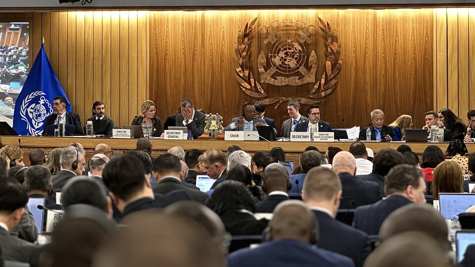 국제해사기구 해양환경보호위원회 임시회의 장면./국제해사기구