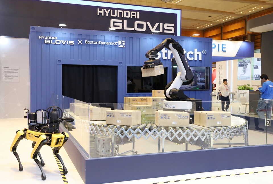 지난 3월 서울 강남구 코엑스에서 열린 '2025 스마트공장·자동화산업전'(AW 2025)에 참가한 현대글로비스 부스./ 현대글로비스 제공