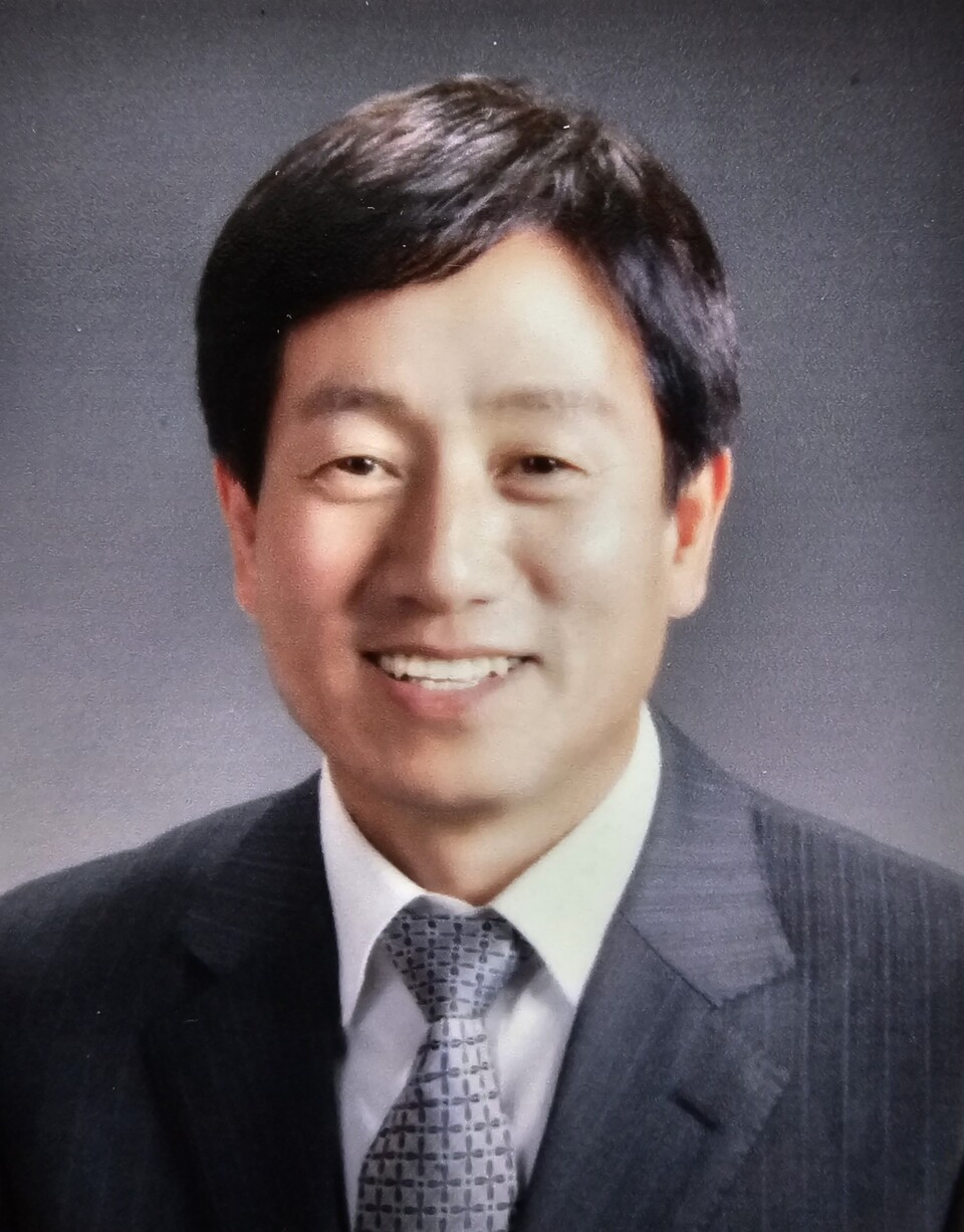                             이 유 근 영남취재총괄본부장