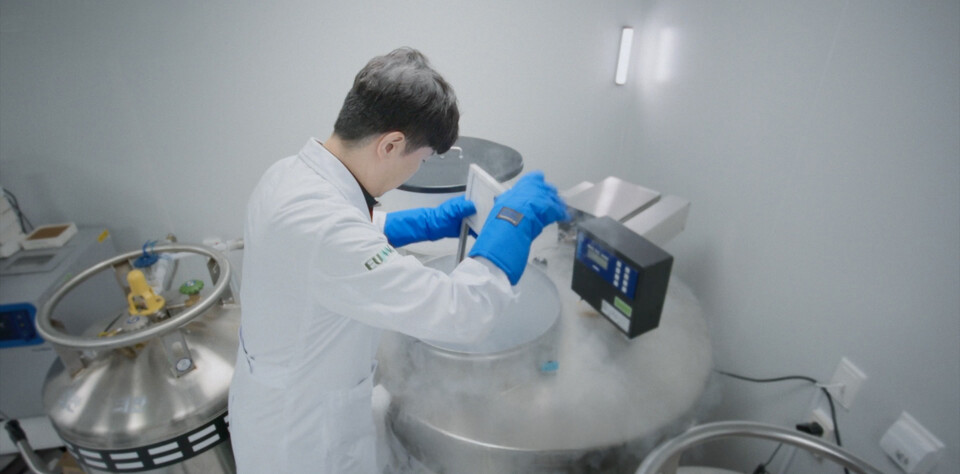 이대혈액암병원이 최근 ‘CAR-T 세포 치료’가 가능한 세포·유전자 처리센터를 개설하고 본격 운영에 나섰다. /이화여대의료원 제공