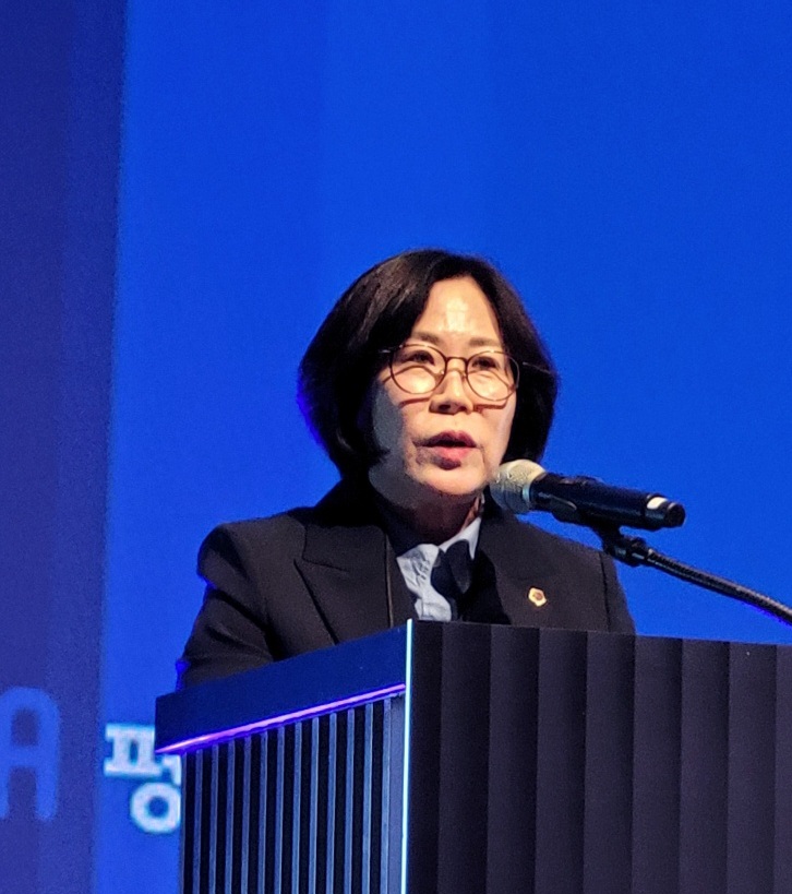 경기도의회 미래과학협력위원회 서현옥 의원(더불어민주당·평택3)이 23일 서울 엘타워에서 열린 ‘2025 평택시 투자유치 설명회’에서 축사를 통해 “평택은 수도권 남부의 핵심 거점을 넘어, 대한민국 미래산업의 전략적 심장으로 도약하고 있다”고 강조했다./ 서현옥 의원실 제공