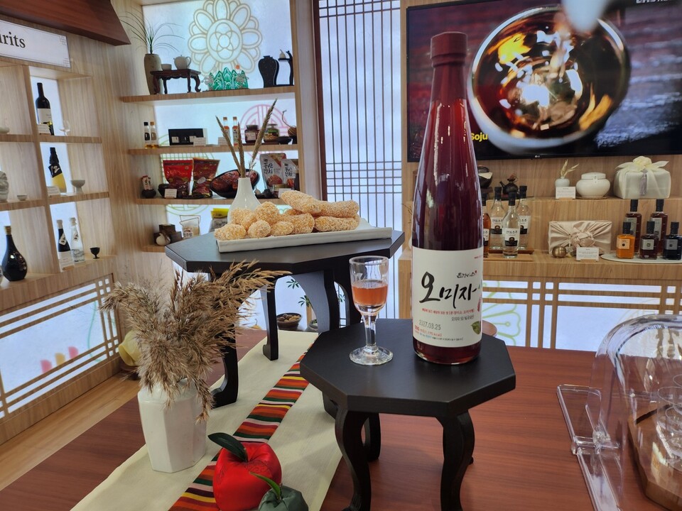 홍보관에서는 상시 시식·시음이 가능하며 경북의 맛과 전통을 직접 체험할 수 있다 .사진=경북도 제공