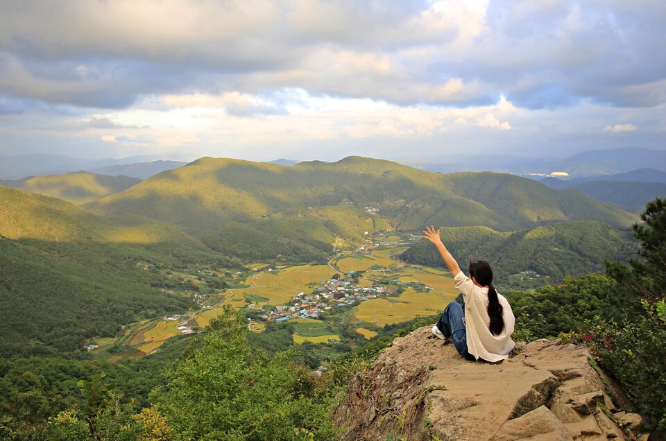 경주 화랑의언덕 베스트 포토존 '명상 바위' 모습. /한국관광공사 제공
