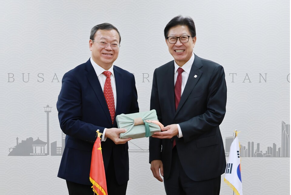 박형준 시장과 천징(陈靖) 상하이시 인민대표대회 상무위원회 부주임(이하 천징 부주임)이 만나