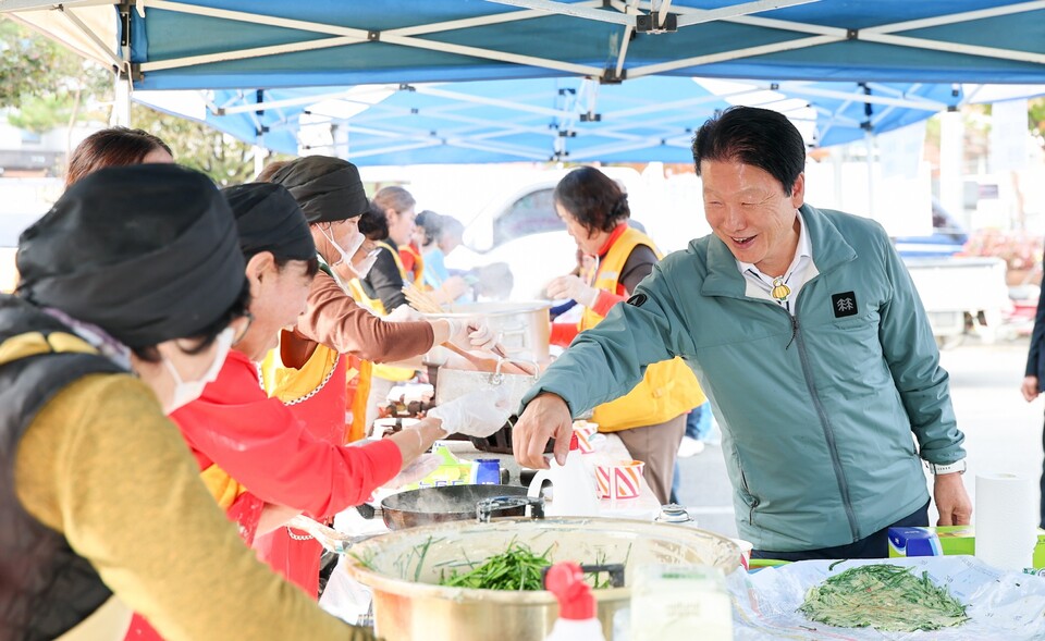 성주군 용암면 으뜸 적십자회 이웃사랑 바자회 개최. 사진=성주군