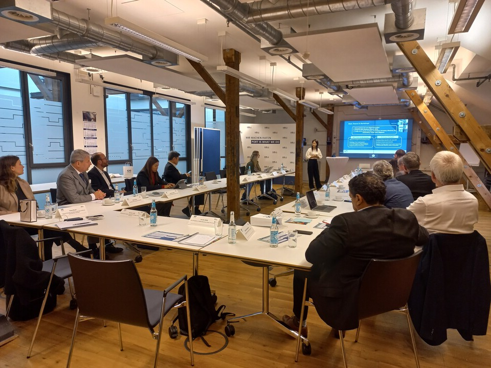 BPA 국제물류지원실 이하림 과장이 지난 체인포트 아카데미 성과를 공유하고 있다.