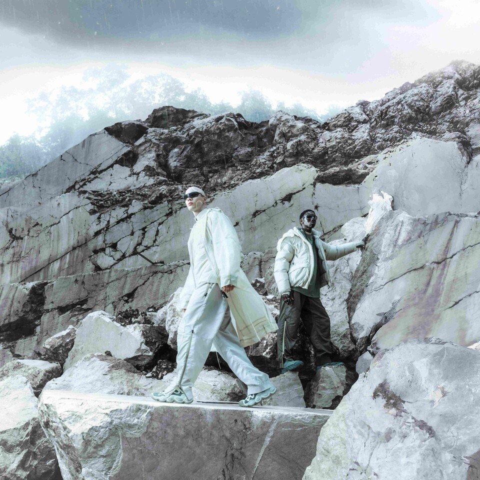 오클리가 자연의 조형미와 과학기술을 결합한 새로운 컬렉션인 ‘래티튜드(Latitude) FW 2025’를 선보였다. /오클리 제공