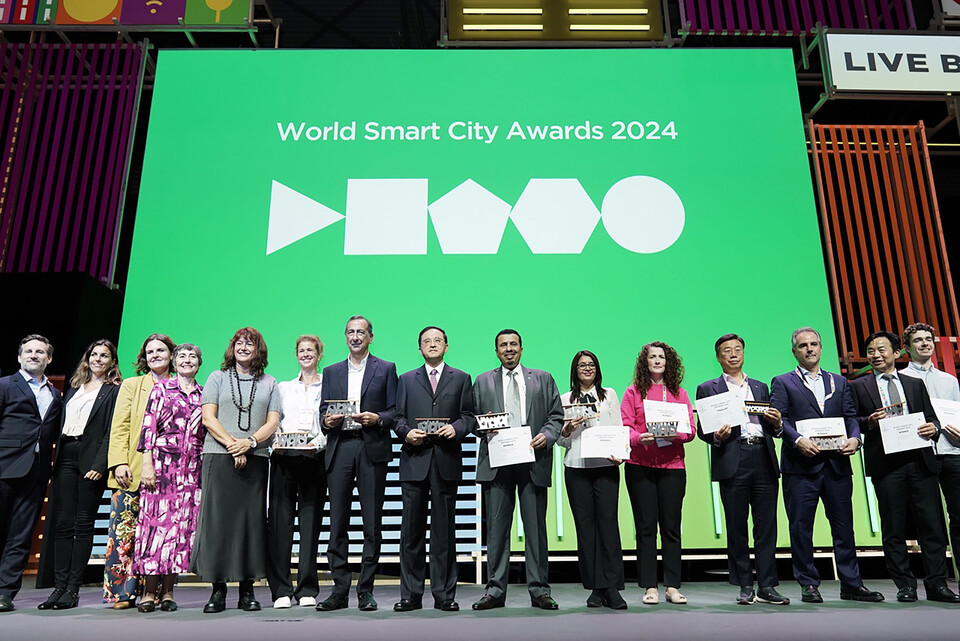 성남시(시장 신상진)는 11월 4일부터 6일까지 스페인 바르셀로나에서 열리는 ‘2025 스마트시티 엑스포 월드 콩그레스(SCEWC 2025)’에 참가해, 대한민국 최초로 세계 최고 권위의 ‘월드 스마트시티 어워즈’ 본선에 2년 연속 진출했다고 밝혔다./ 성남시 제공