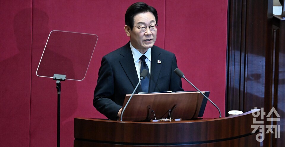 이재명 대통령이 4일 오전 서울 여의도 국회 본회의에서 2026년도 예산안에 대한 정부의 시정연설을 하고 있다. [사진공동취재단] leemario@sporbiz.co.kr 2025.11.04