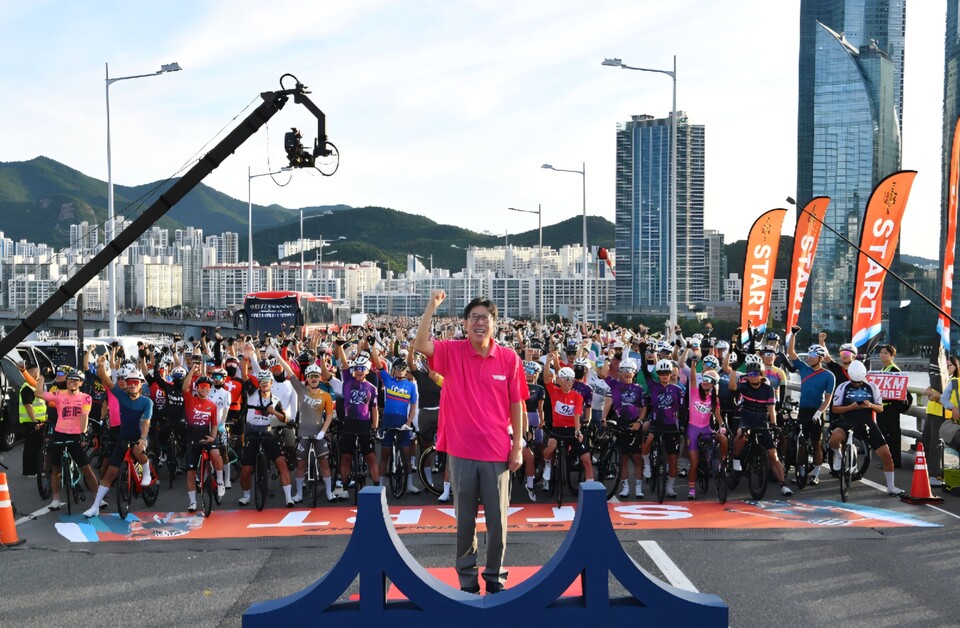 박형준 부산시장, 세븐브릿지 투어 개막식 모습. 사진=부산시 