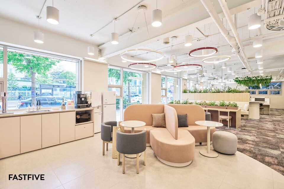 패스트파이브가 '제4의 핵심 업무 권역'으로 떠오르고 있는 마곡 업무지구 내 '마곡점'과 '마곡나루점' 데이터를 공개했다./패스트파이브