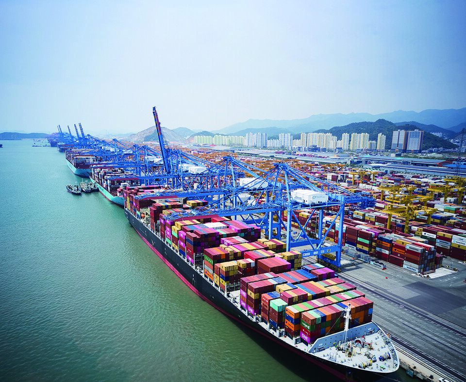 부산 신항 전경./부산항만공사