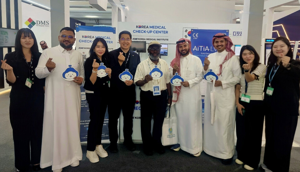KMI는 사우디아라비아 리야드에서 열린 ‘Global Health Exhibition 2025’에 참가해 지능형 검진시스템 킥스(KICS)를 선보였다. /KMI한국의학연구소 제공