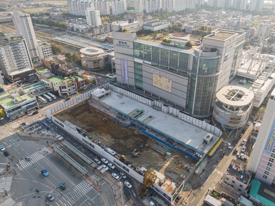 평택시(시장 정장선)는 평택역 복합문화광장 조성사업의 일환으로 오는 11월 중순부터 평택역 오거리 구간 공사에 착수한다고 5일 밝혔다./ 평택시 제공