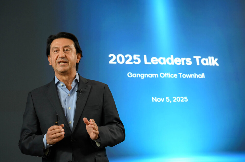 호세 무뇨스 사장이 타운홀 미팅에서 메시지를 전달하는 모습./현대자동차