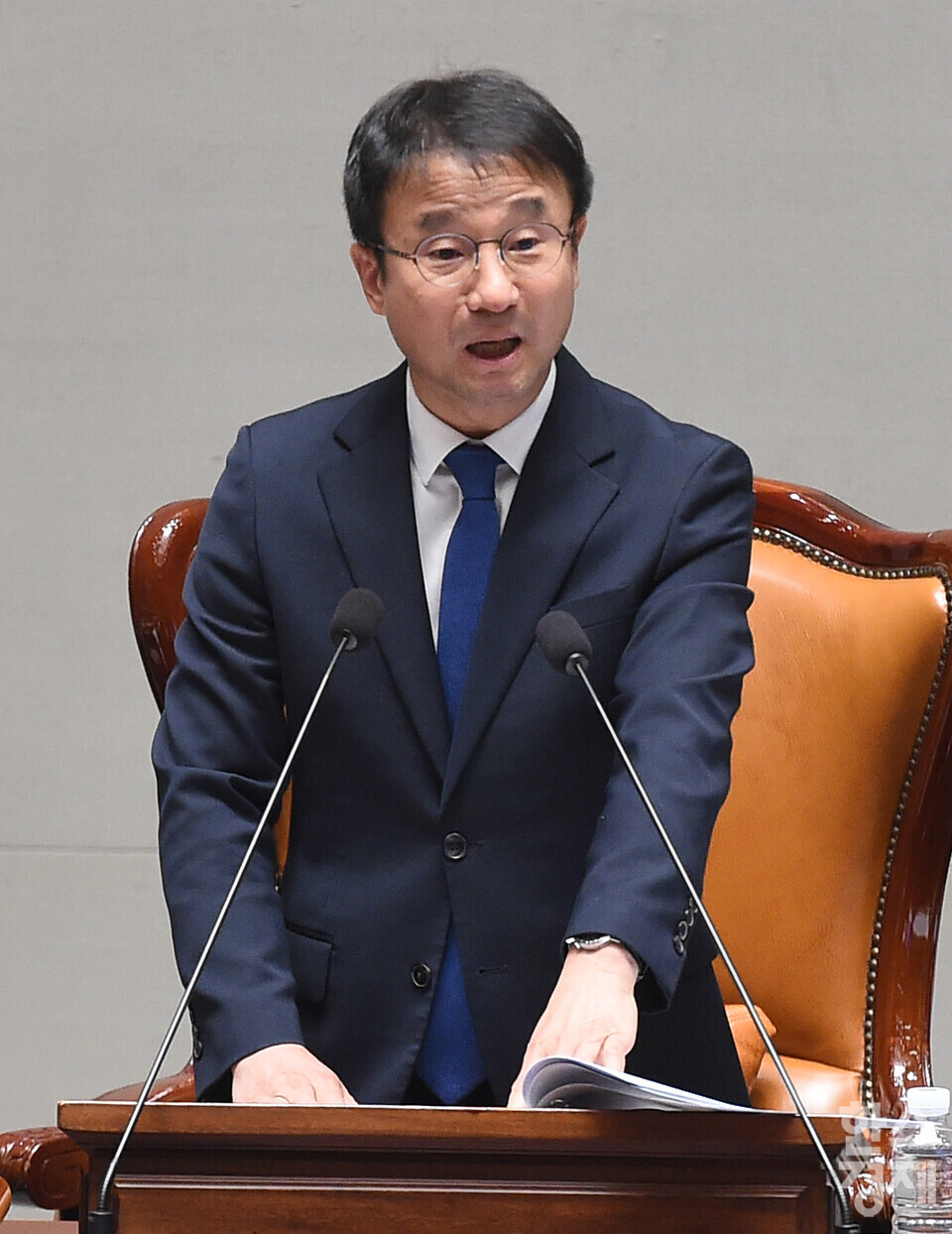 한병도 국회 예산결산특별위원장이 6일 오전 서울 여의도 국회에서 열린 제429회 국회(정기회) 제3차 예산결산특별위원회 전체회의에서 발언을 하고 있다./ 이호형 기자 leemario@sporbiz.co.kr 2025.11.06