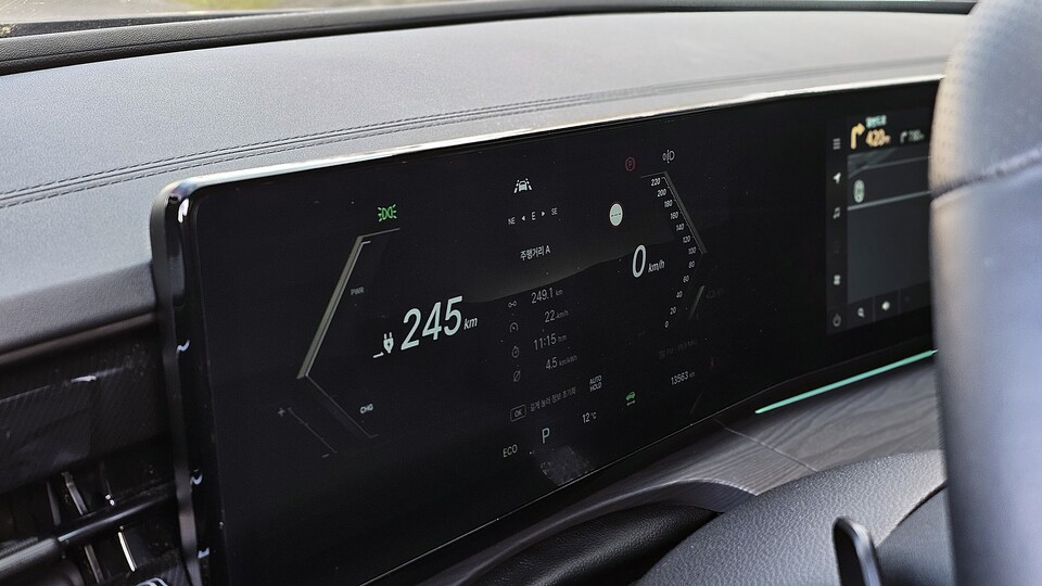 KGM '무쏘EV'의 디지털 클러스터(계기판)./곽호준 기자