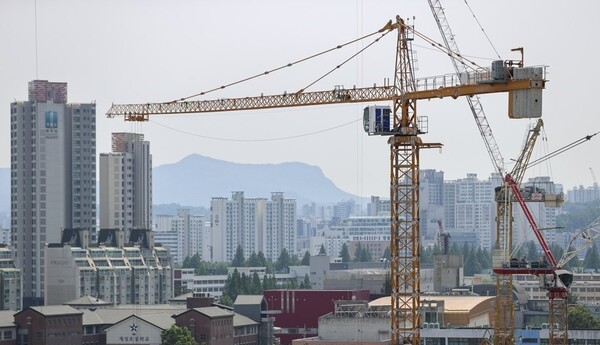 서울의 한 아파트 공사현장 모습. / 연합뉴스