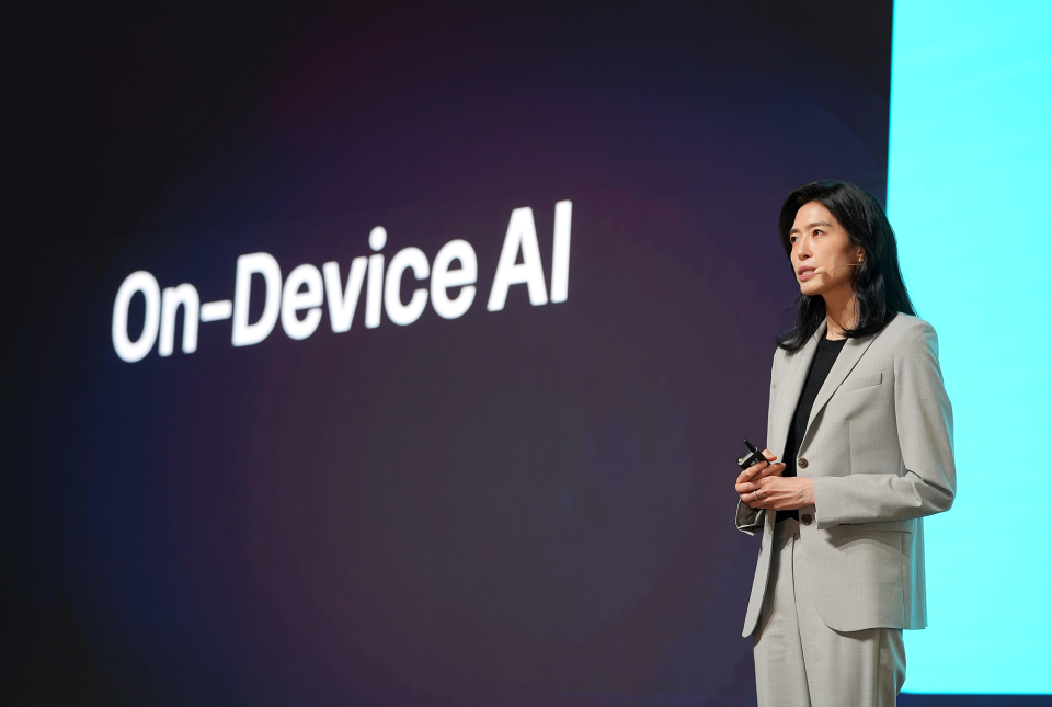 지난 9월 23일 이프카카오 컨퍼런스에서 AI 전략을 발표하는 정신아 카카오 CEO./카카오