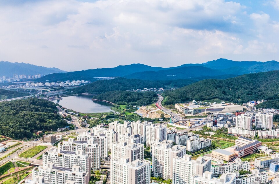 의왕시는 백운밸리와 장안지구 개발을 성공적으로 완수하면서 낙후된 도시 이미지에서 벗어나 새로운 성장의 전기를 마련했다./ 의왕시 제공