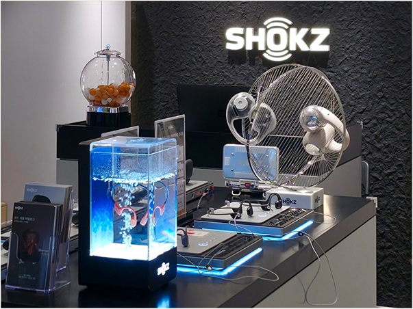 샥즈는 ‘귀를 막지 않는 오픈형 이어폰’으로 러너의 안전과 체험을 혁신하는 대표 브랜드로 자리잡았다./샥즈 코리아