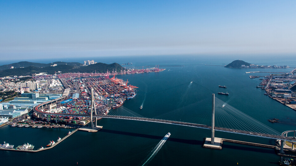 부산 북항 전경 사진./부산항만공사