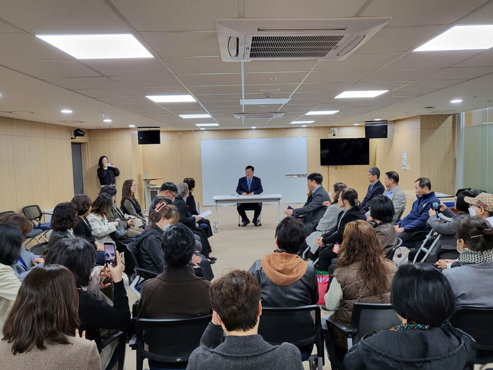 이선구 의원은 “예고 없이 일몰된 사업, 장애인 일자리 예산 삭감, 현장을 무시한 기계적 편성은 결코 용납할 수 없다”며, “보건복지위원회는 도민의 삶과 복지현장이 흔들리지 않도록 끝까지 지켜낼 것”이라고 강조했다./ 경기도의회 제공