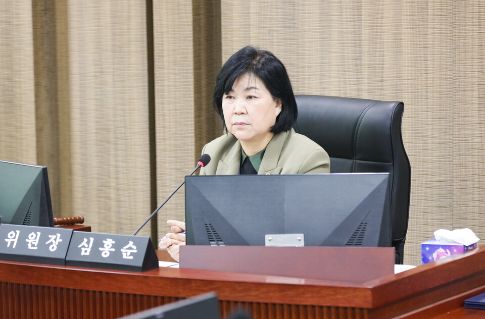 경기도의회 미래과학협력위원회 심홍순 부위원장(국민의힘, 대화동·일산3동·주엽1·2동)이 드론산업 지원의 실효성을 높이기 위해 “기업당 500만 원 지원 한도로는 성장산업의 경쟁력을 확보하기 어렵다”며 지원체계 전면 재검토를 촉구했다./ 경기도의회 제공