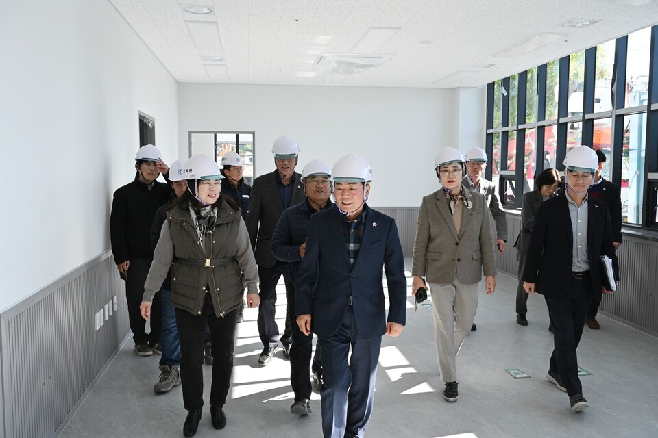 성낙인 군수 장애인복지 클러스터 신축 공사 현장 방문. 사진=창녕군