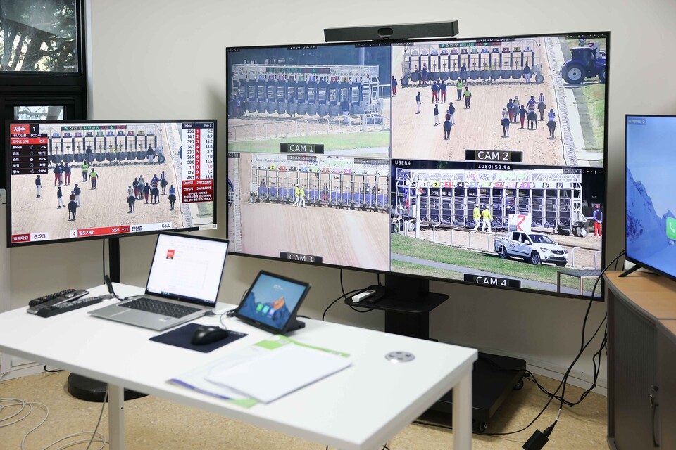 서울경마장 원격심의실 모습. /한국마사회 제공