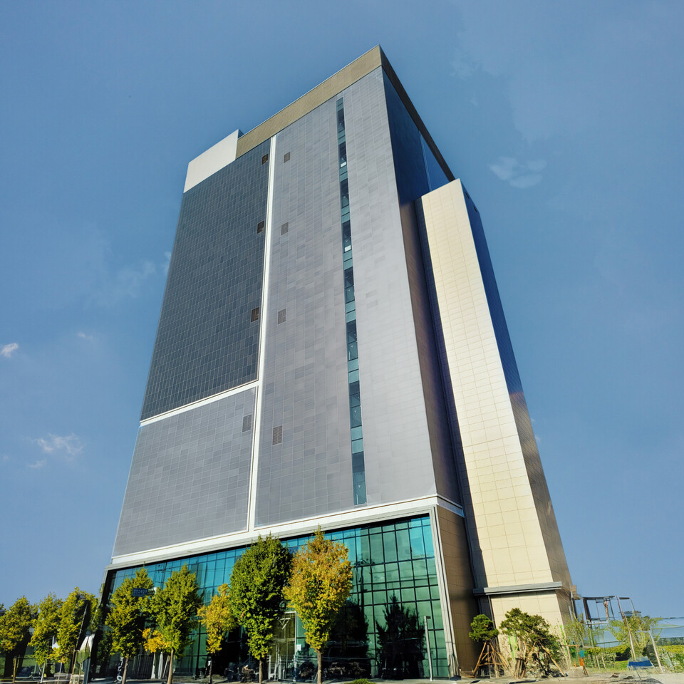 영등포 DITTO 데이터센터 시공 모습 (컬러 BIPV,427KW)