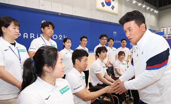 하나금융그룹은 '함께 성장하며 행복을 나누는 금융'이란 목표 아래 축구, 농구 등 인기 종목 못지 않게 장애인 스포츠 후원에도 많은 노력을 아끼지 않고 있다. /하나금융그룹 제공 