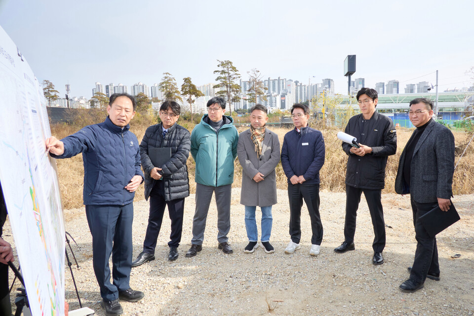 김윤선 위원장은 “행정사무감사는 책상 위 자료만으로는 결코 완전할 수 없다”며 “시민 삶과 직결된 사업은 반드시 현장에서 눈으로 확인해야 한다”고 강조했다./ 용인특례시의회 제공