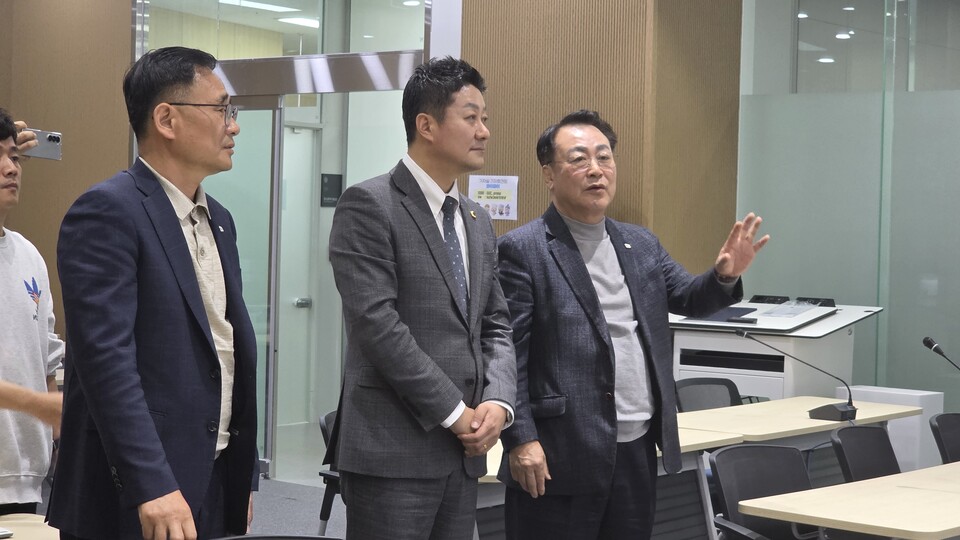 이번 확장공사가 빠르게 진행된 배경에는 김진경 의장의 결단과 여야 협의가 있었다./ 김두일 기자